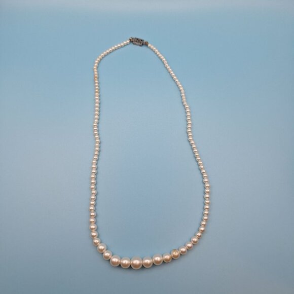 Faux Pearl Necklace 16 Inch Vintage Costume Small Japan Clasp Classy - Picture 3 of 8